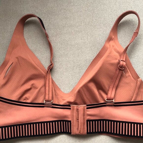 Alo Yoga Set Airlift Line Up Bra And High-Waist 7/8 Line Up Legging Dusty Rose - Picture 3 of 9